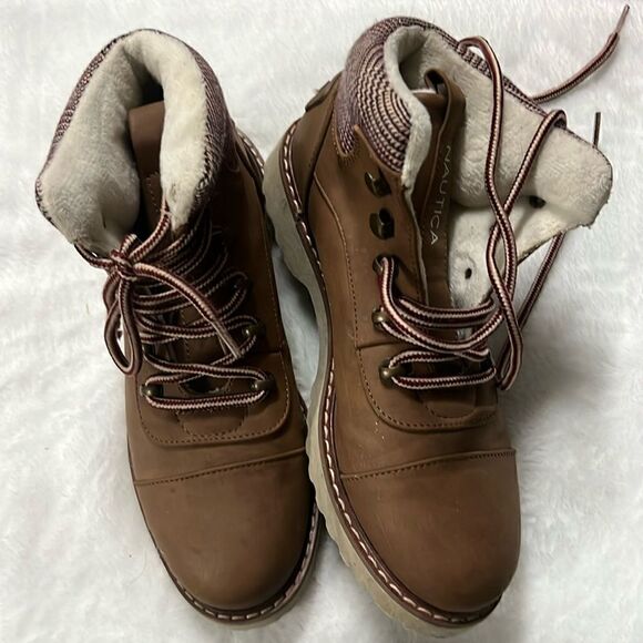 Naitica boots barely worn - Picture 1 of 6